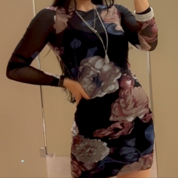 le chateau Dresses & Skirts - Le Chateau dress